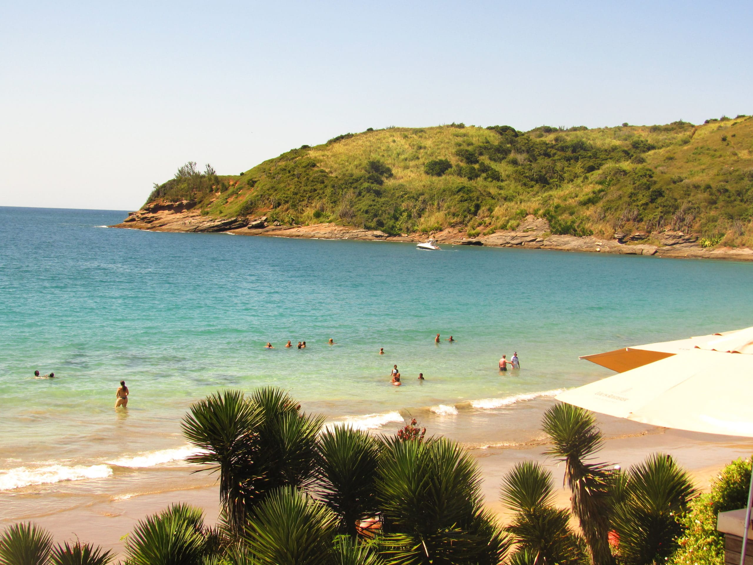 A Praia Brava em Búzios e seus beach clubs badalados